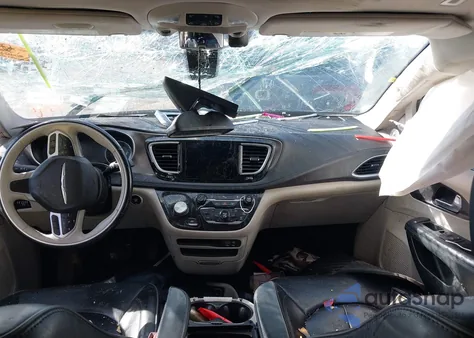 2018 Chrysler Pacifica Limited z USA, uszkodzony, nr VIN 2C4RC1GG9JR272402